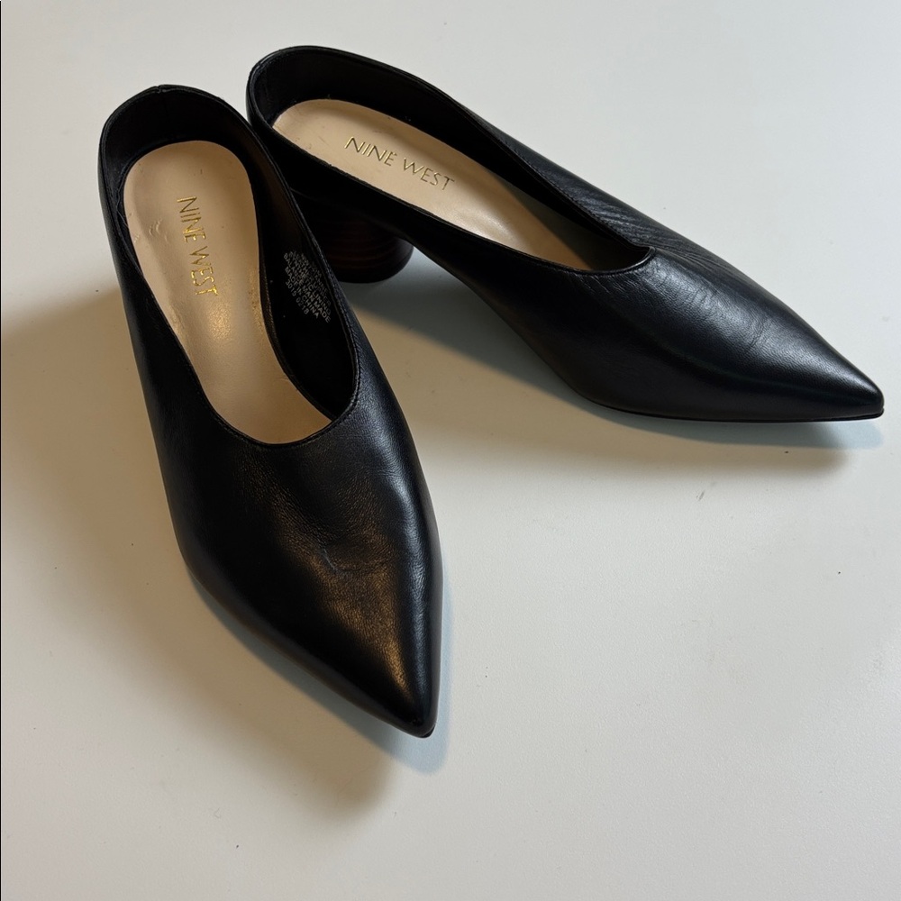 Nine West Black Leather Pointed Toe Block Heel Pumps